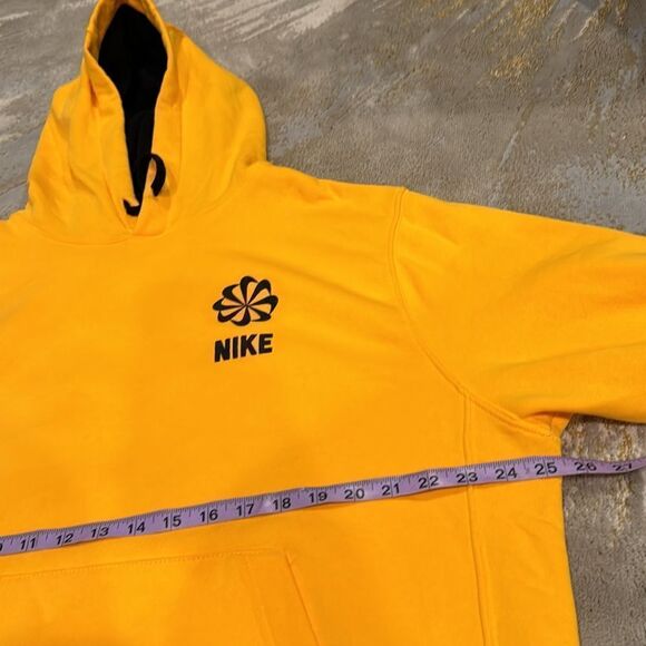 Nike Evolution of The Swoosh Club Pullover Hoodie Yellow Black size L in EUC - Picture 8 of 10